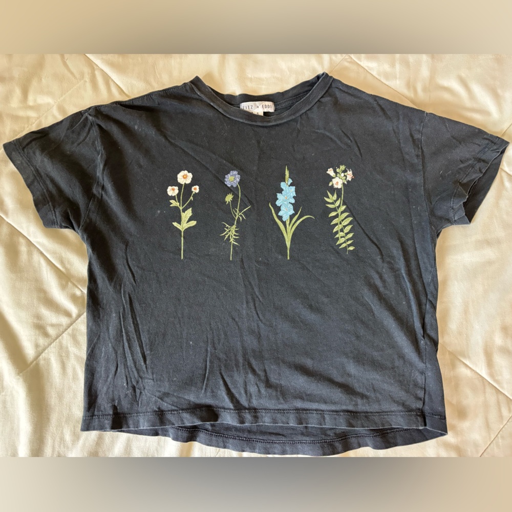 Stylish Women’s Floral Tee - Black